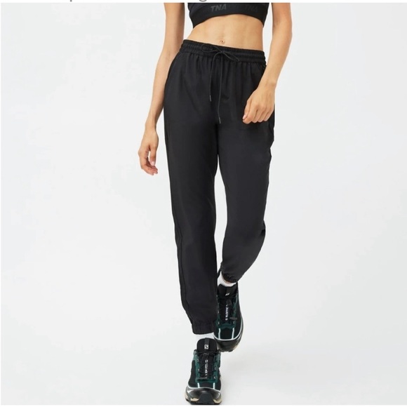 Aritzia Pants - TNA Speed Jogger Drawstring Track Pant